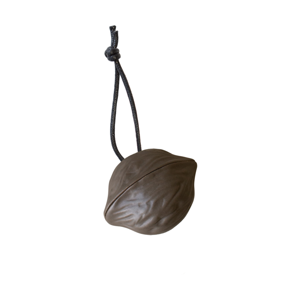 Hanging walnut julgranshänge, Dust