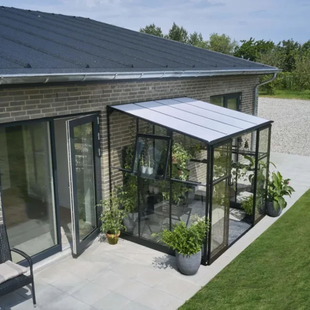 Halls Qube Lean-To 68 + F06448 Växthus med fundament, 5 m², svart