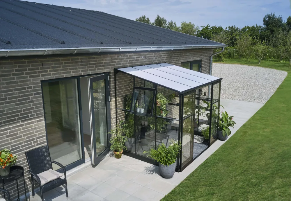 Halls Qube Lean-To 68 + F06448 Växthus med fundament, 5 m², svart