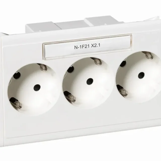 Schneider Electric 5940150 Masteruttag 3-vägs, data Vit