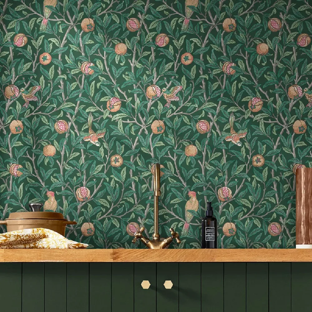 William Morris At Home Bird & Pomegranate Deep Green 124260 Grön Tapet | Stuvbutiken - Bild 3